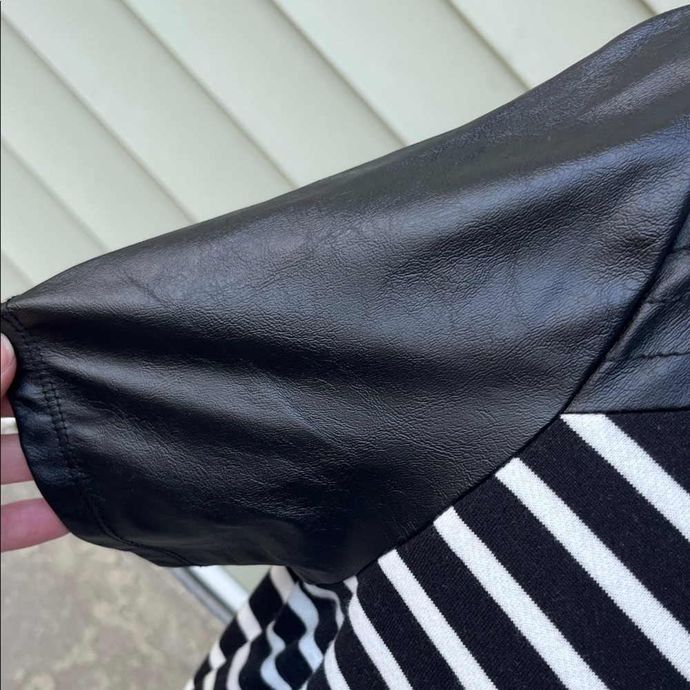 New Sanctuary Black and White Striped long blouse - Picture 6 of 16